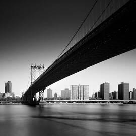 Manhattan Bridge by Nina Papiorek
