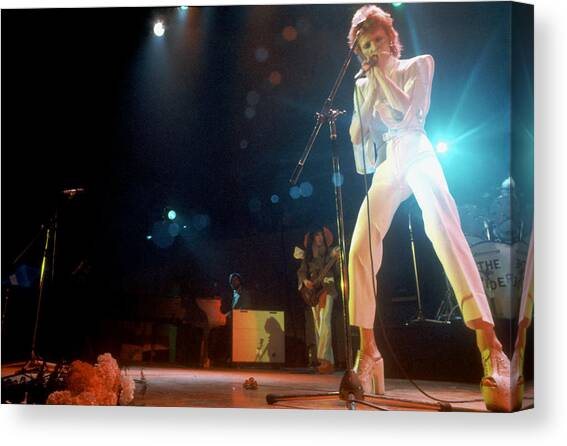 Ziggy Stardust Era Bowie In La #2 Canvas Art Print by Michael Ochs Archives