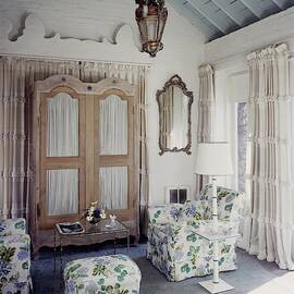 A Guest Room At Hickory Hill by Tom Leonard