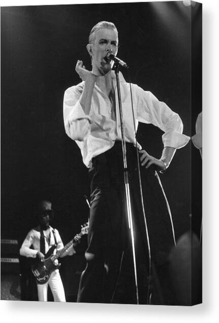 Bowie On Stage Canvas Art Print by Evening Standard