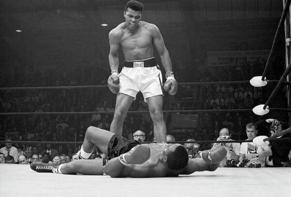 Muhammad Ali Taunting Sonny Liston Art Print